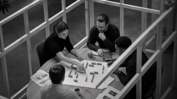 Contrainte et créativité dans un atelier de travail collectif
